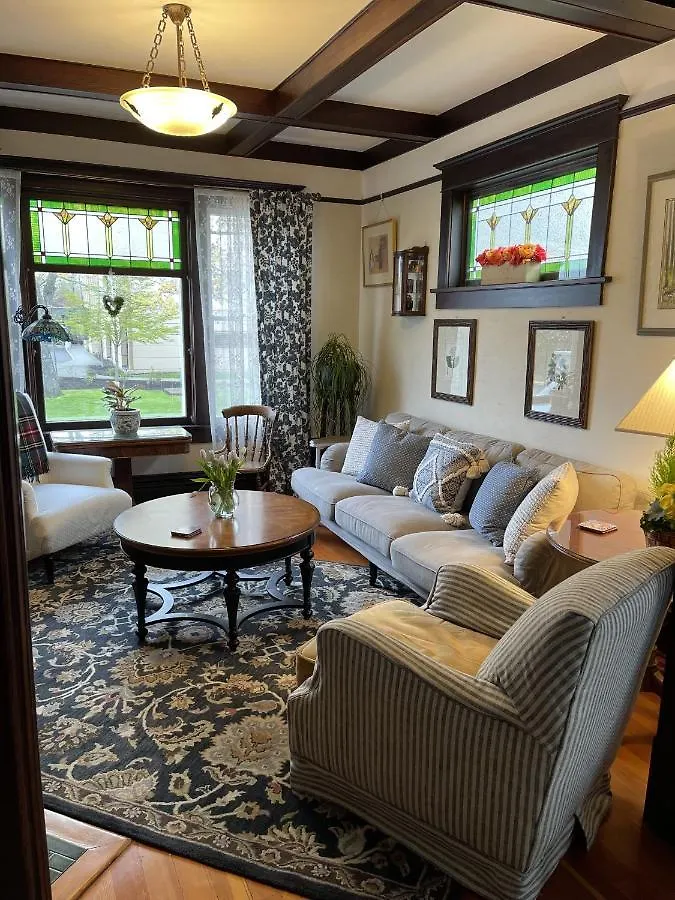 Fisher House Victoria Bed And Breakfast 4*,  Kanada