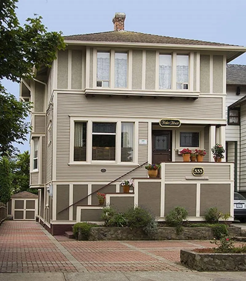 Fisher House Victoria Bed And Breakfast Bed & Breakfast