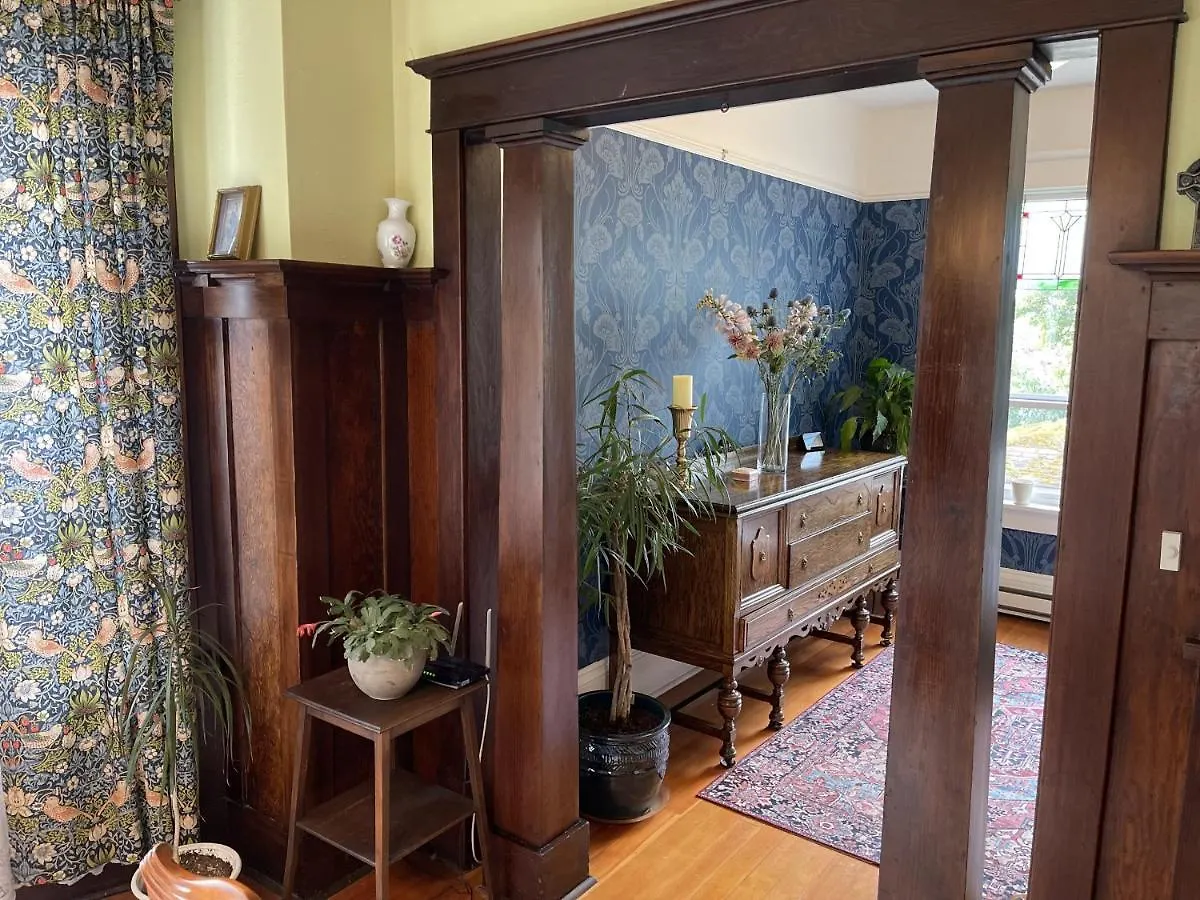 Bed & Breakfast Fisher House Victoria Bed And Breakfast