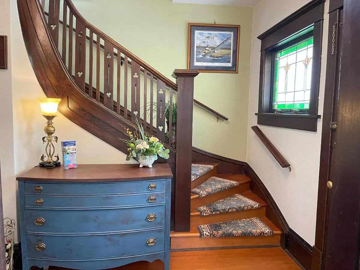 Bed & Breakfast Fisher House Victoria Bed And Breakfast