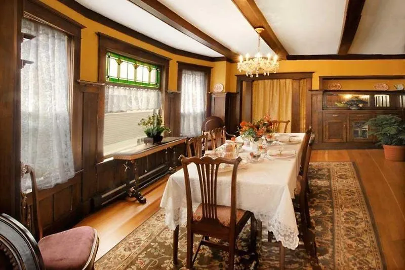 **** Bed & Breakfast Fisher House Victoria Bed And Breakfast Canada